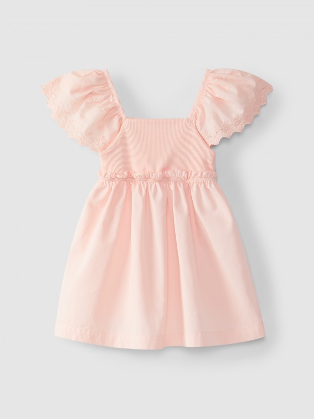 Vestido mangas em bordado ingl�s