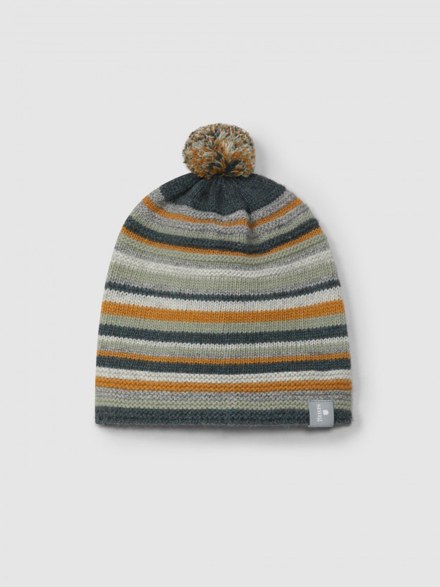 Gorro de punto com pompón y rayas en relieve Gorro de punto com pompón y rayas en relieve