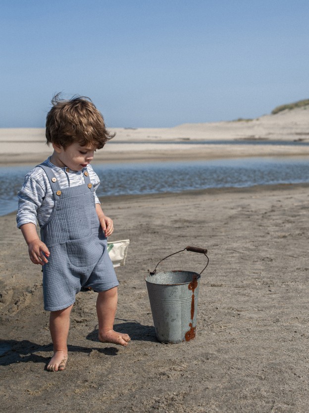 Plain dungaree shorts with pocket