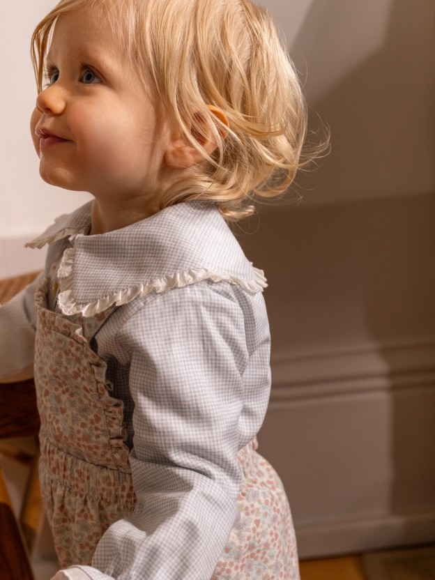 Blouse carreaux vichy avec détail de dentelle sur le col Blouse carreaux vichy avec détail de dentelle sur le col