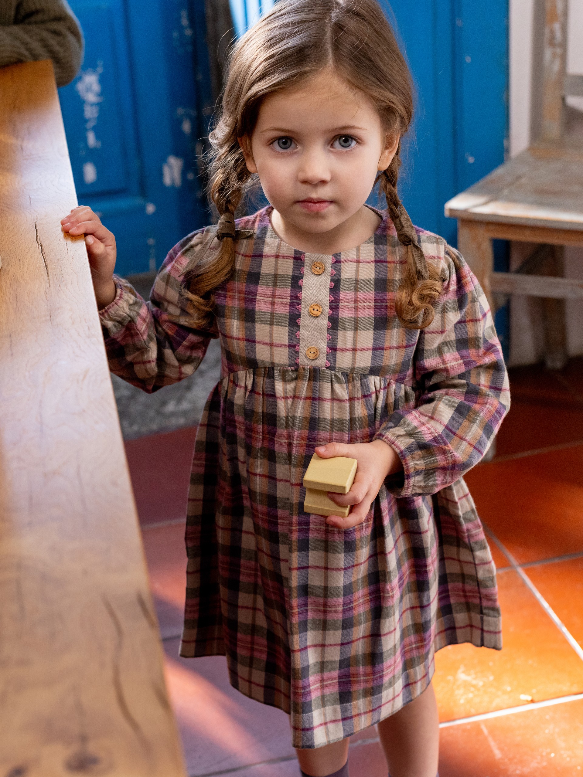 Robe à carreaux avec détail de dentelle