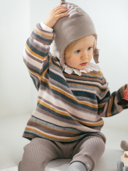 Knitted jumper with embossed stripes Knitted jumper with embossed stripes