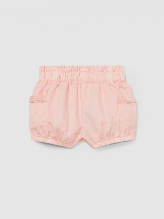 Pantalón corto pull-up sarga con bolsillos laterales Pantalón corto pull-up sarga con bolsillos laterales