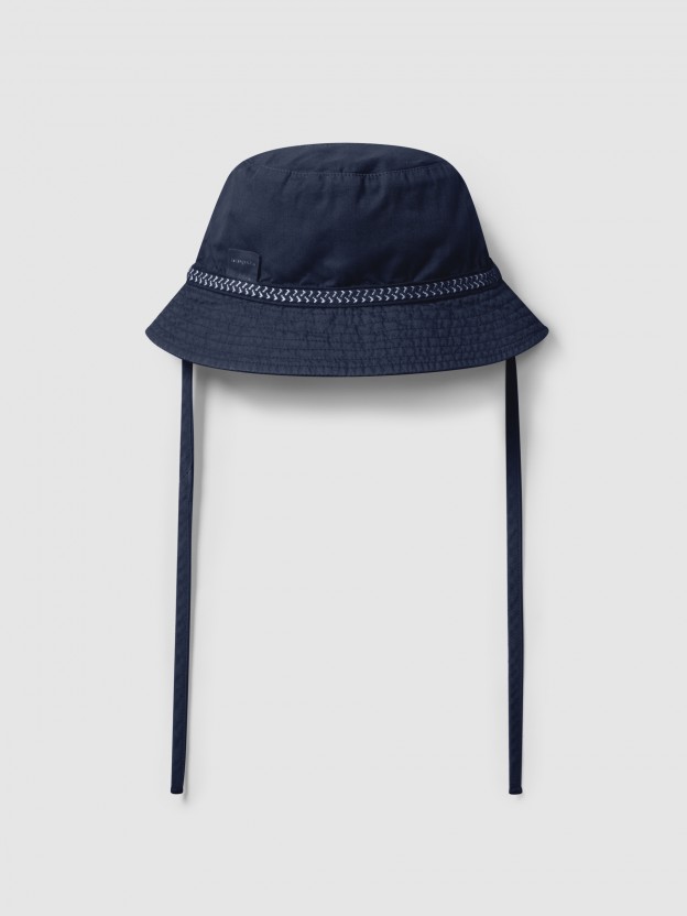 Chap�u revers�vel com fita decorativa