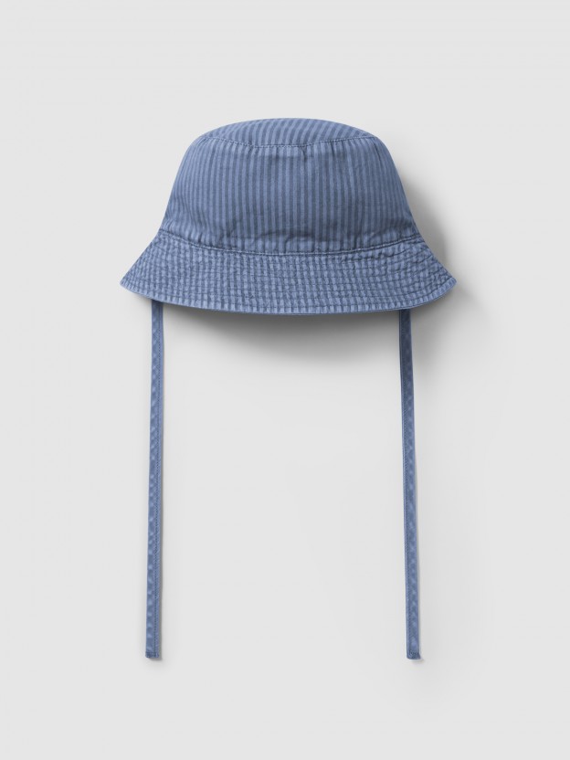 Chap�u revers�vel com fita decorativa
