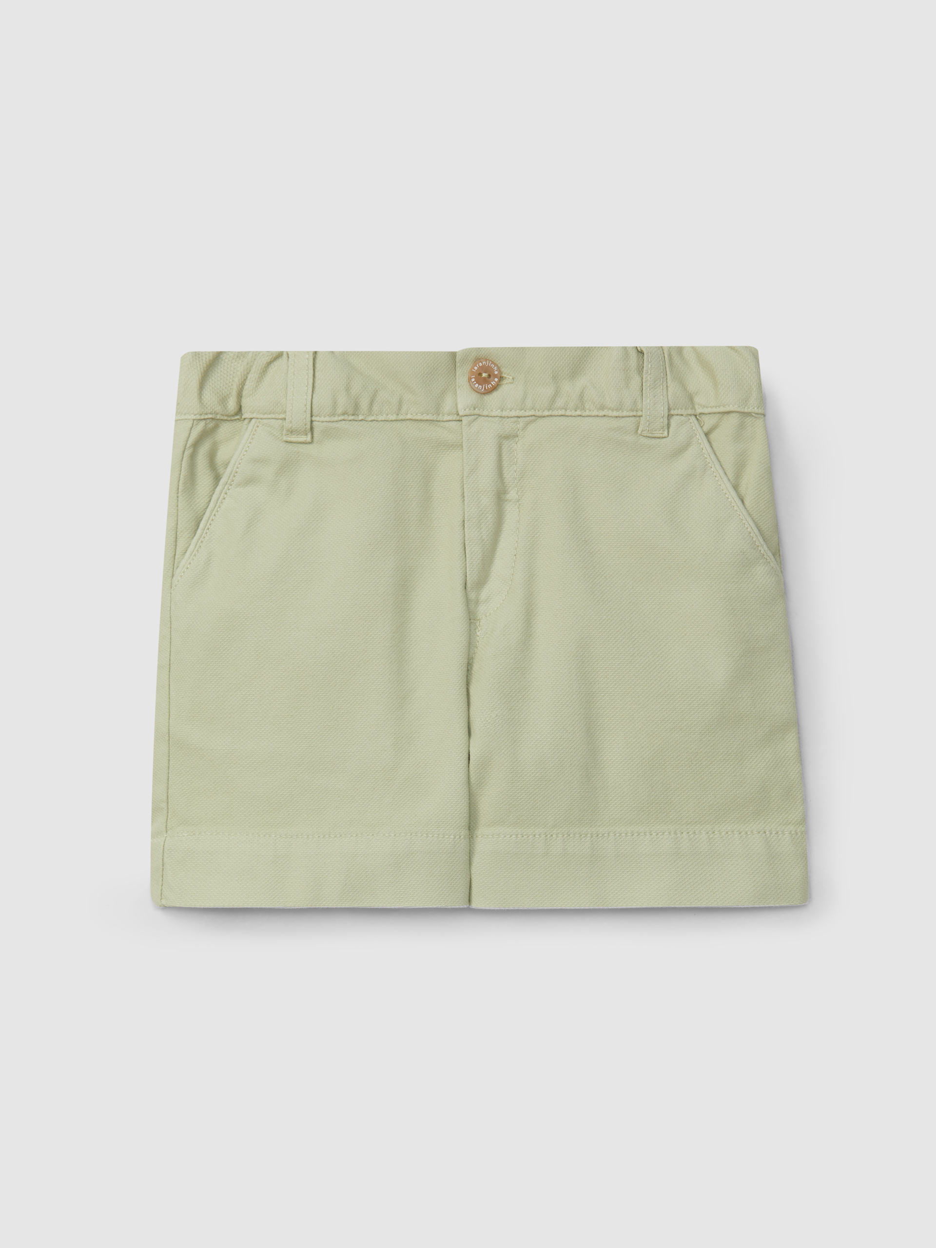 Canvas shorts with three pockets