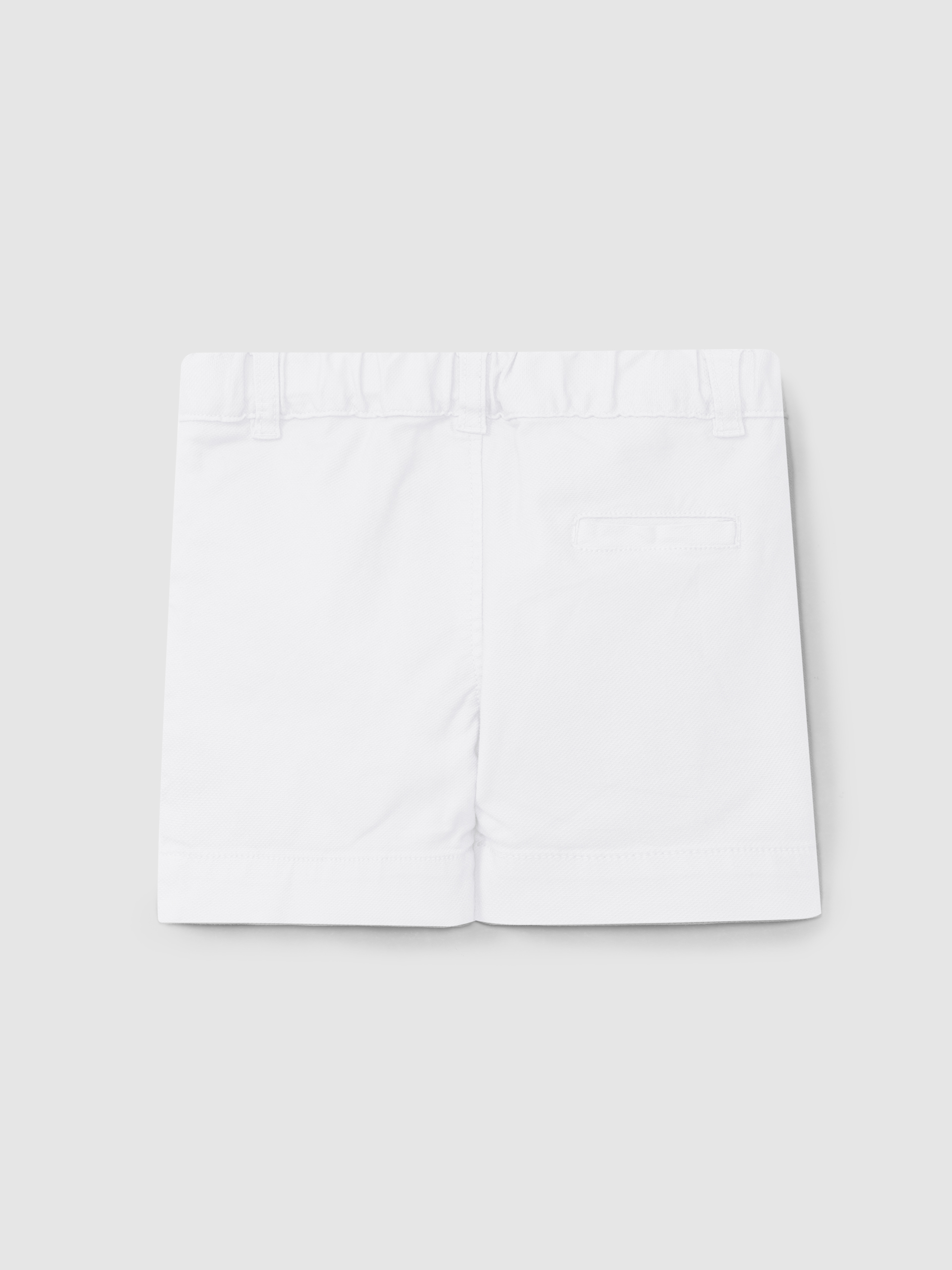 Canvas shorts with three pockets
