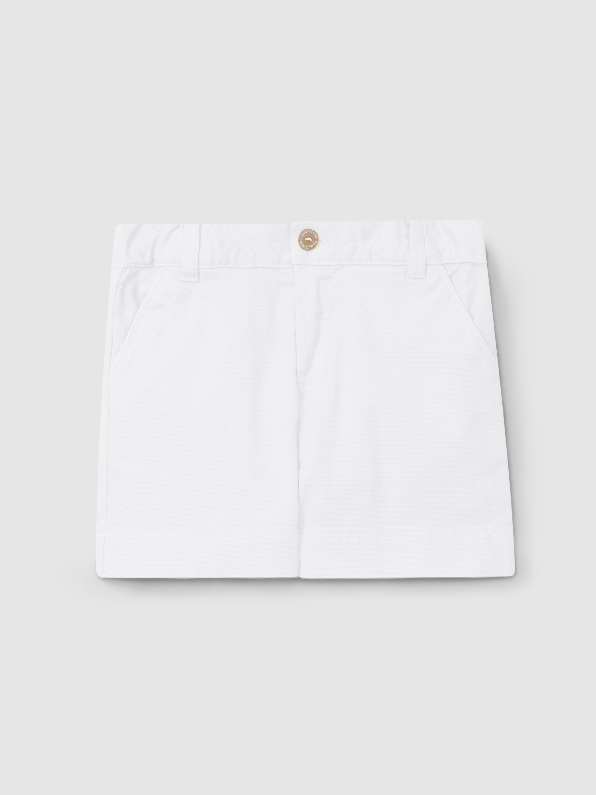 Canvas shorts with three pockets