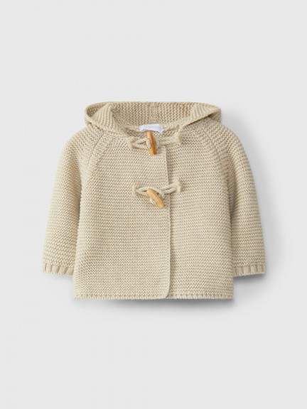 Gilet tricot� � capuche