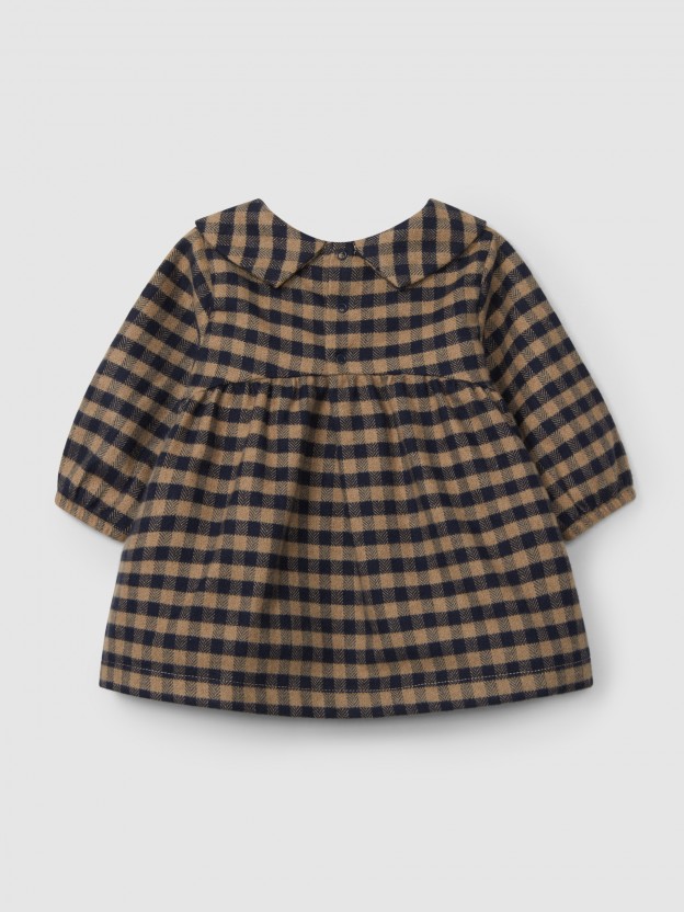 Plaid dress with embroidered collar in wool yarn Plaid dress with embroidered collar in wool yarn