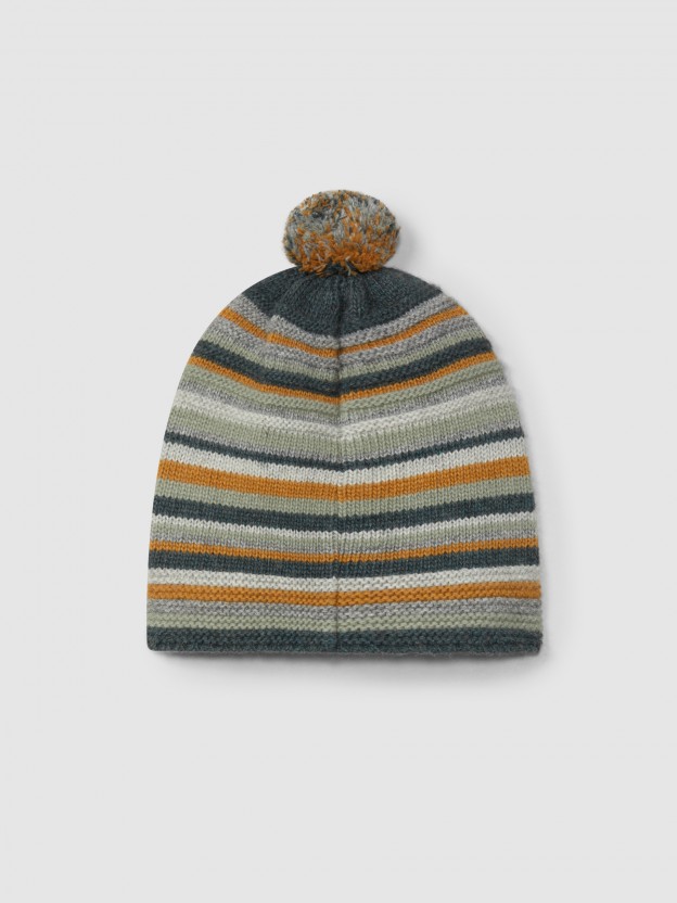 Gorro de punto com pompón y rayas en relieve Gorro de punto com pompón y rayas en relieve