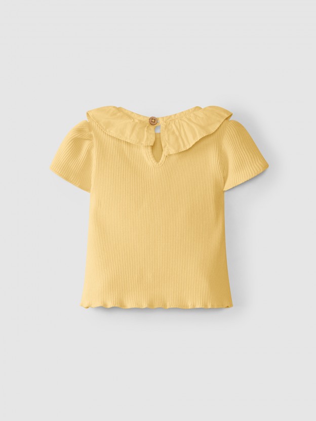 Camiseta punto acanalado cuello de volante Camiseta punto acanalado cuello de volante