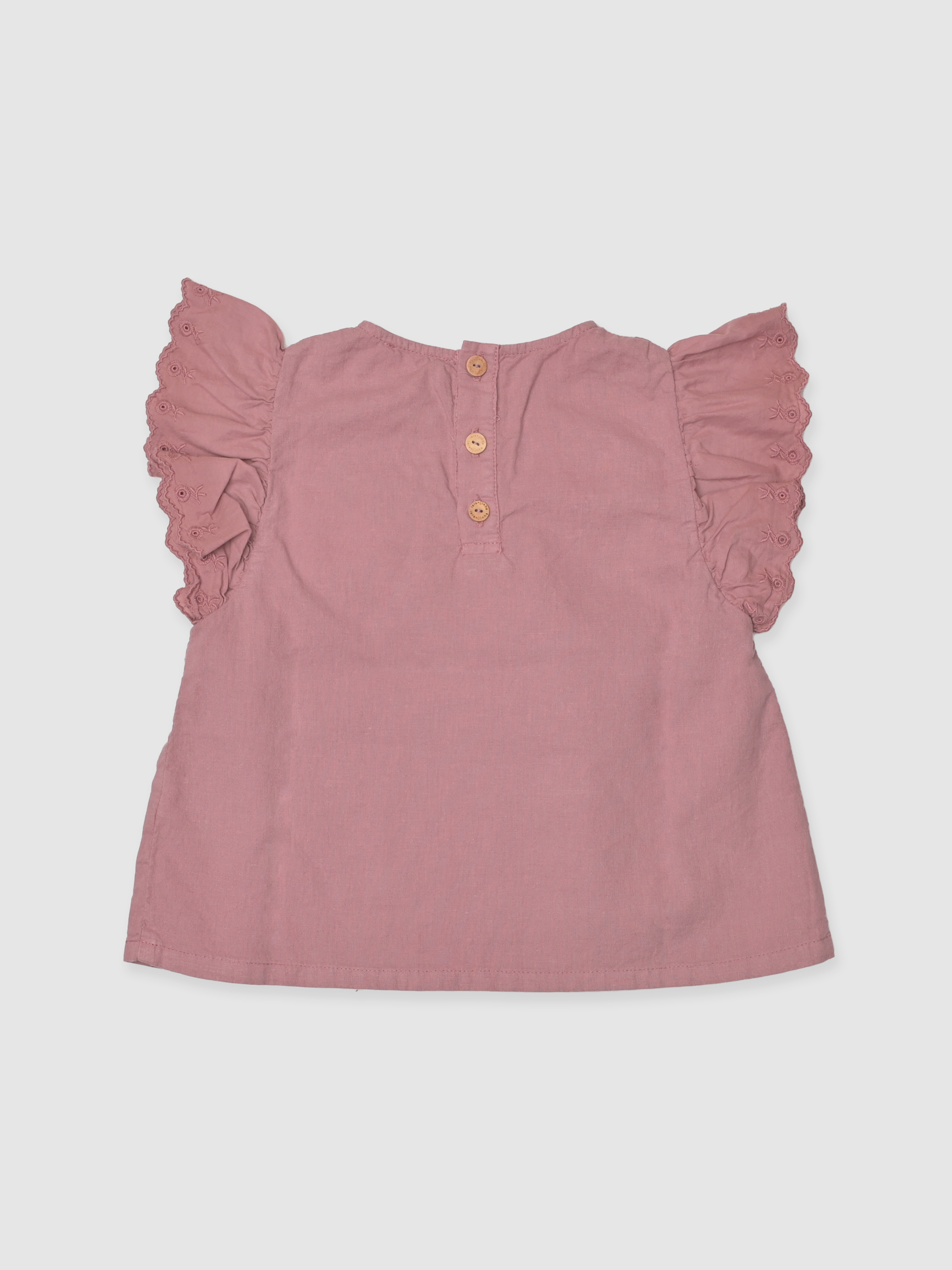 Blusa com mangas de folho bordado inglês