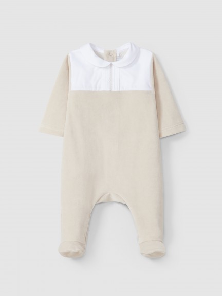 Babygrow in velvet with detail of pleats with embroidery Babygrow in velvet with detail of pleats with embroidery