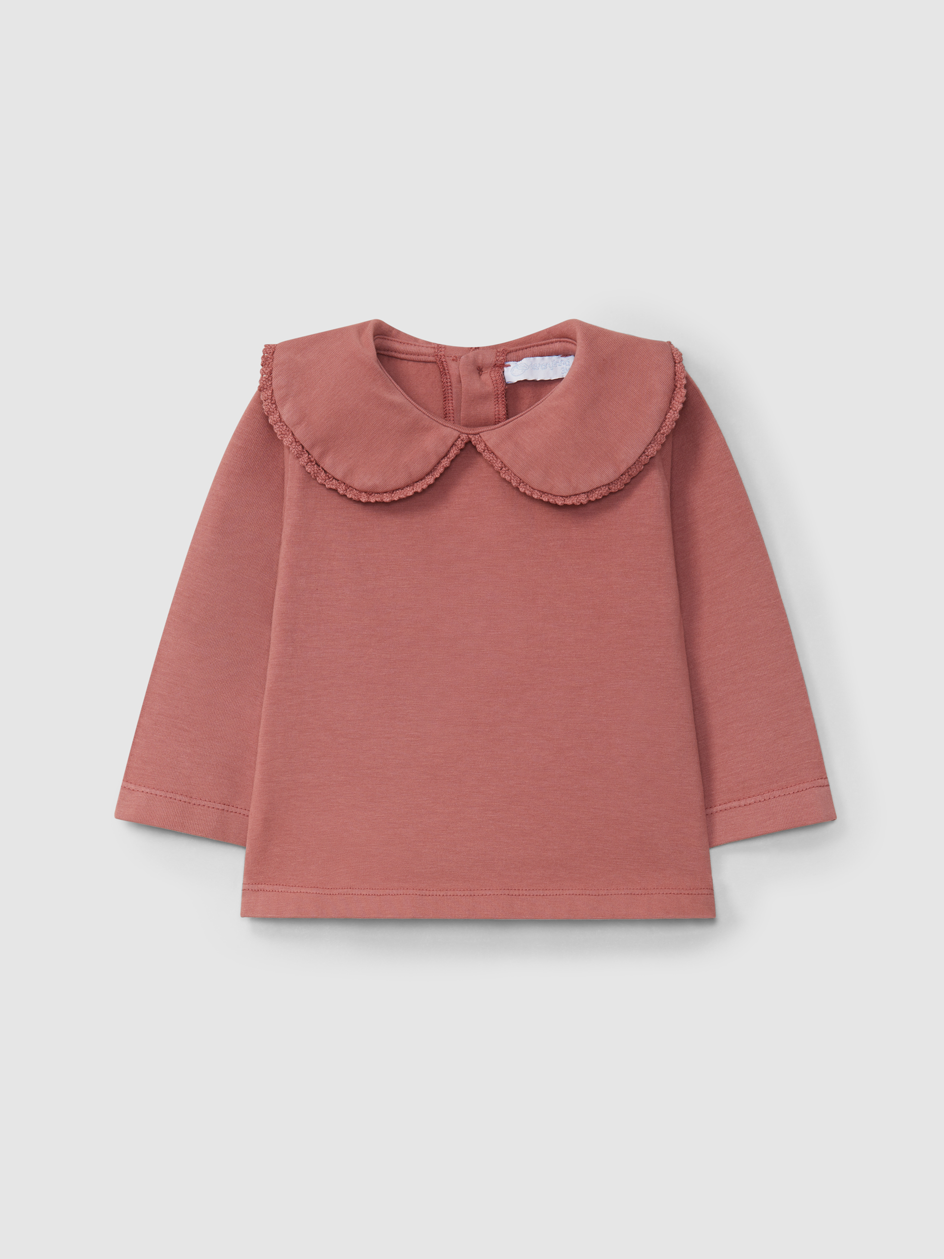 Longsleeve gola redonda com detalhe de fita croché