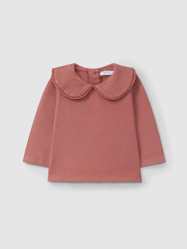 Longsleeve gola redonda com detalhe de fita croché Longsleeve gola redonda com detalhe de fita croché