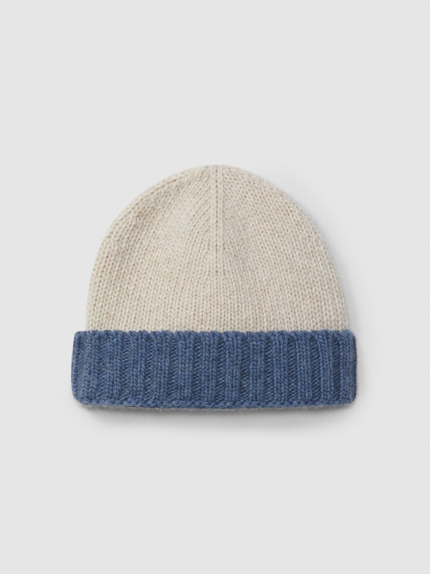 Bicolour knitted beanie Bicolour knitted beanie