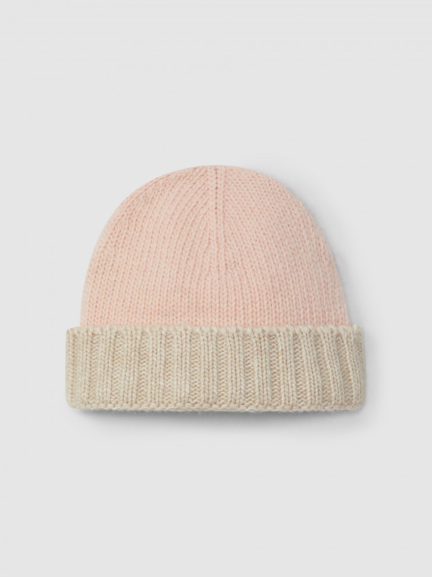 Bicolour knitted beanie Bicolour knitted beanie