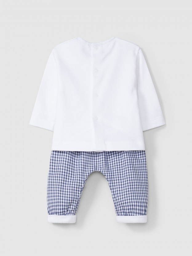 Two-piece printed pants and sweater set Two-piece printed pants and sweater set
