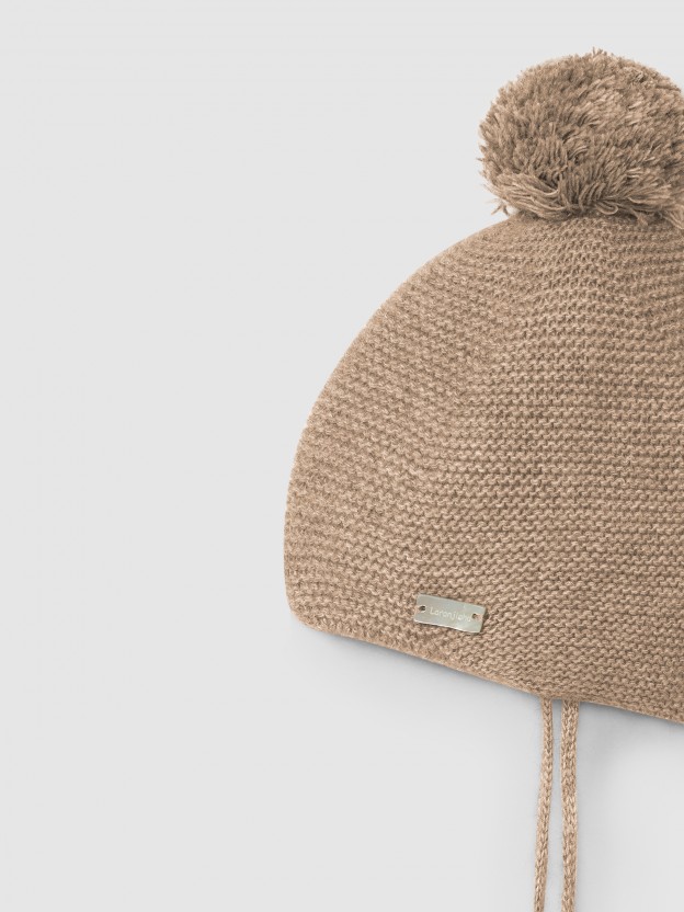 Gorro tricotado con pomp�n