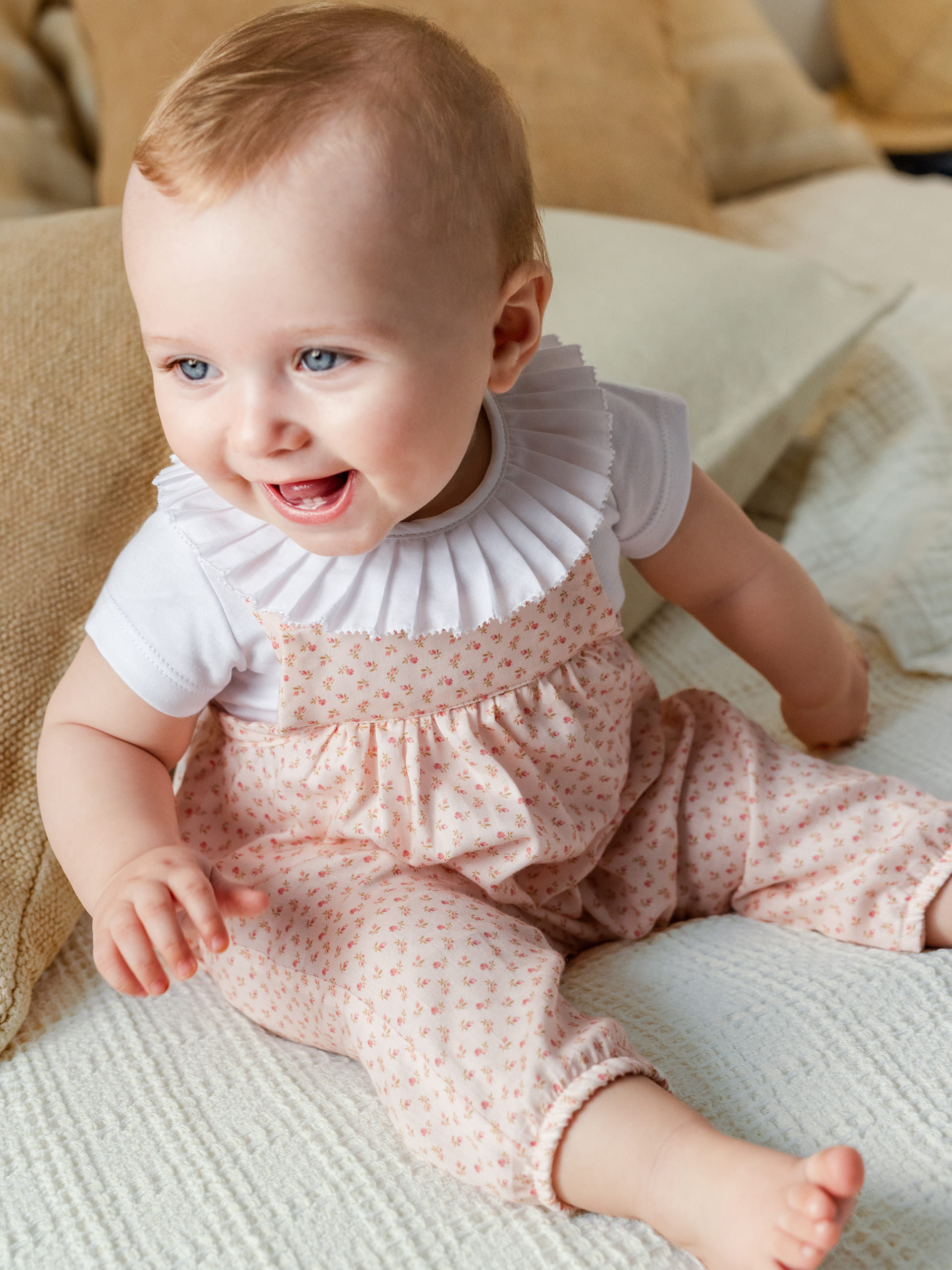 Bodysuit short-sleeved pleated collar
