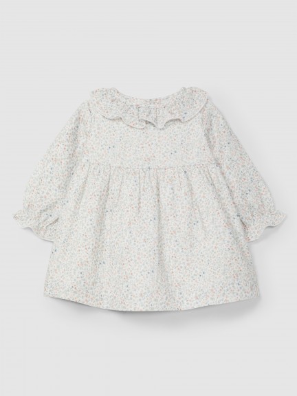 Dress flowers with ruffled collar Dress flowers with ruffled collar