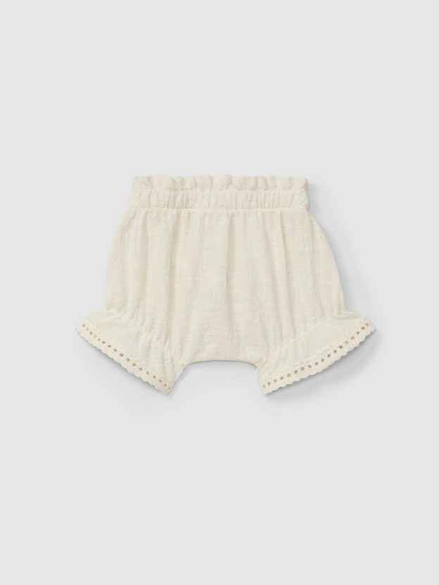 Blouse and shorts set with embroidery and lace details Blouse and shorts set with embroidery and lace details