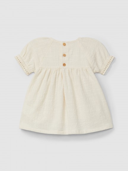 Robe avec broderie et détails en dentelle Robe avec broderie et détails en dentelle