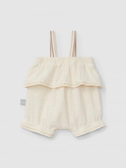 Shortie with ruffled details with lace Shortie with ruffled details with lace