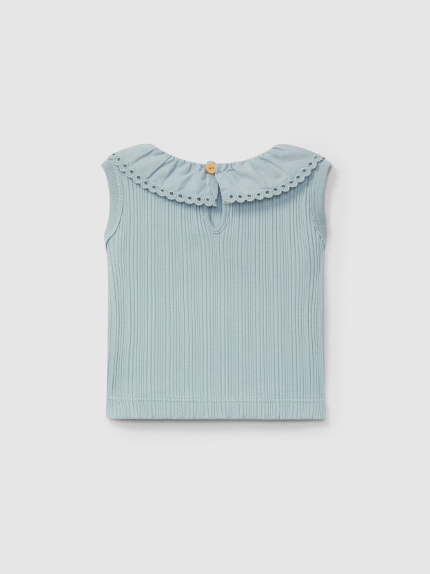 Singlet en maille cannel�e et col broderie anglaise