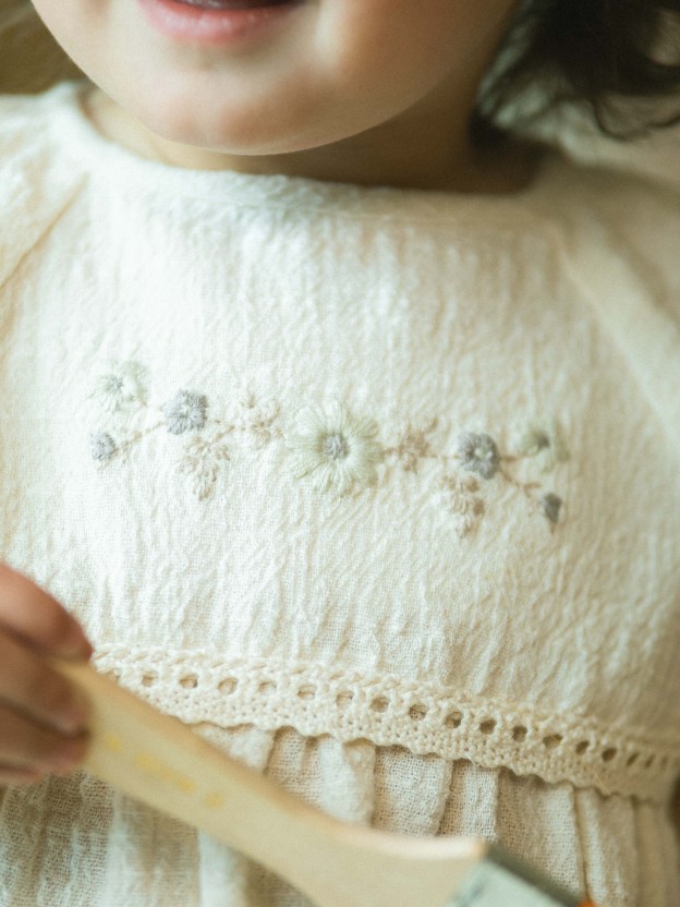 Blouse and shorts set with embroidery and lace details Blouse and shorts set with embroidery and lace details