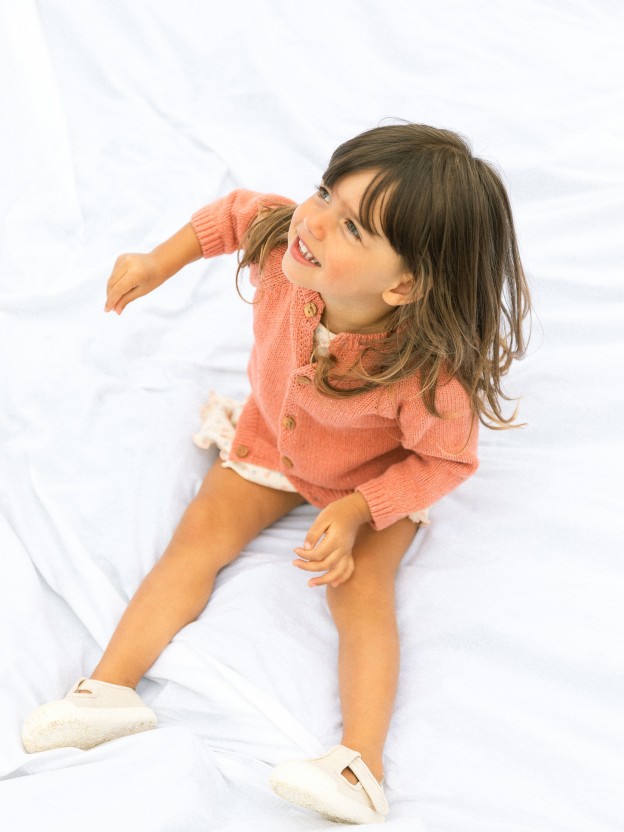 Casaco tricotado decote redondo Casaco tricotado decote redondo