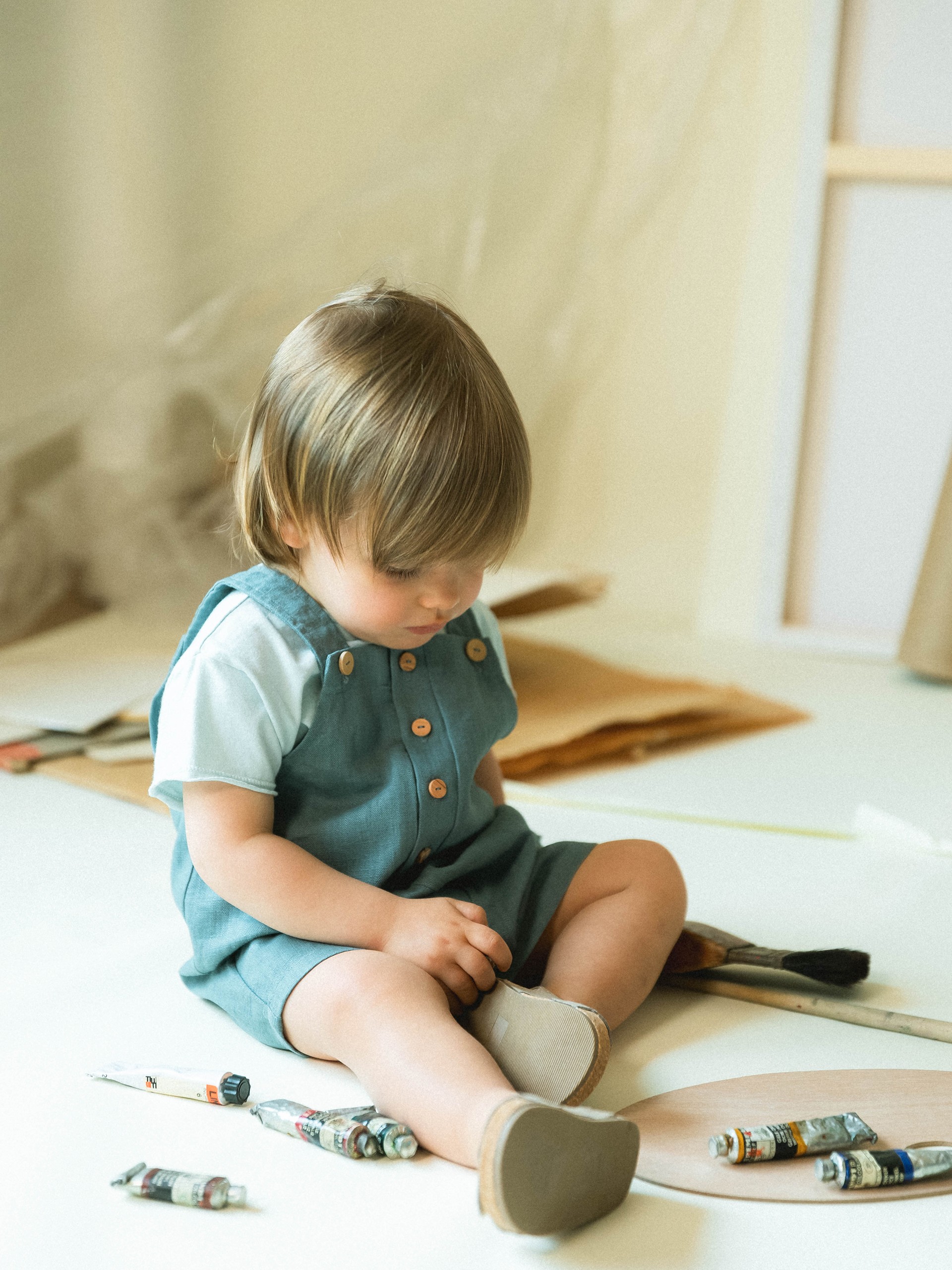 Plain dungaree shorts in linen with cotton
