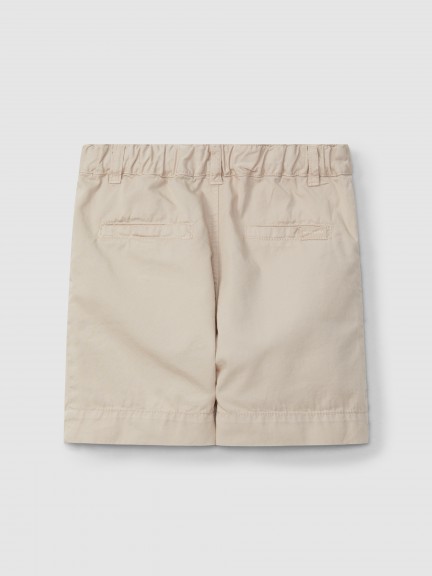 Pantalón corto en sarga lisa con cuatro bolsillo Pantalón corto en sarga lisa con cuatro bolsillo