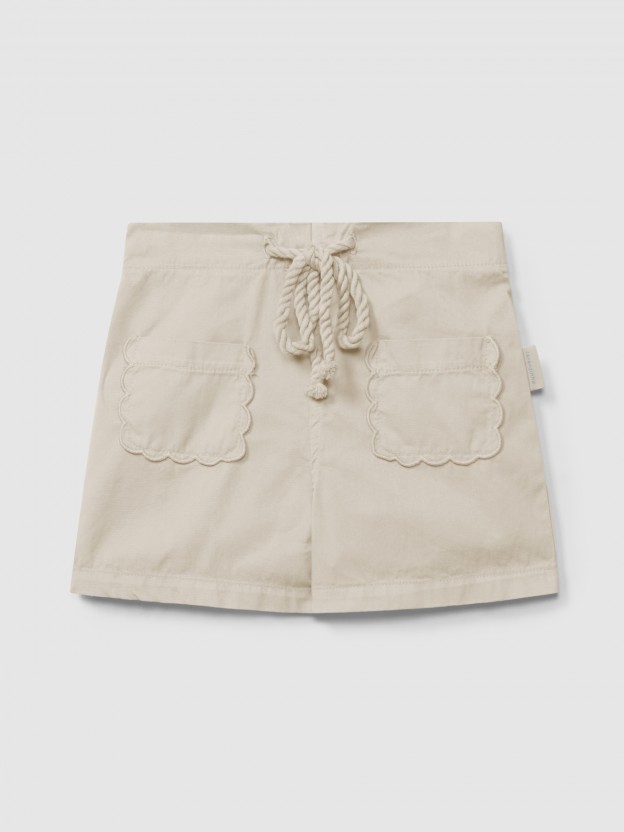 Pantalón corto pull-up liso en sarga Pantalón corto pull-up liso en sarga