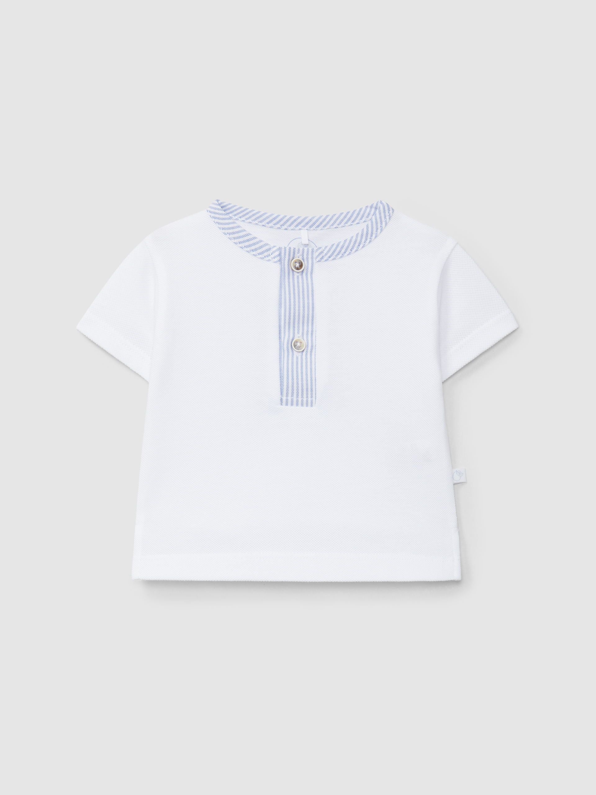 Polo piqué com detalhe de ricas finas