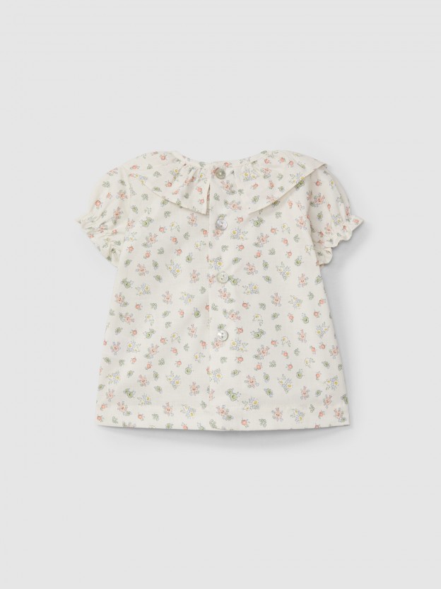 Blusa estampado floral con cuello de voltante Blusa estampado floral con cuello de voltante