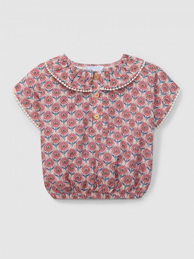 Top part flowers with lace details