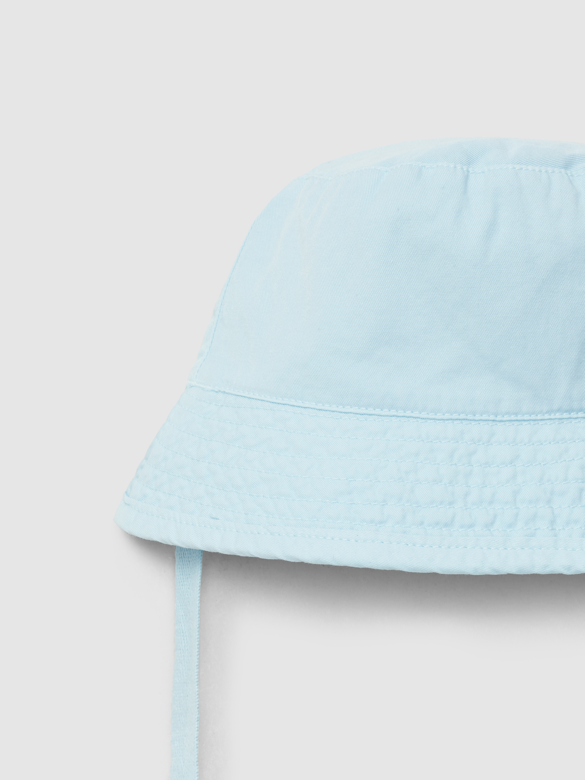 Plain hat with ribbon