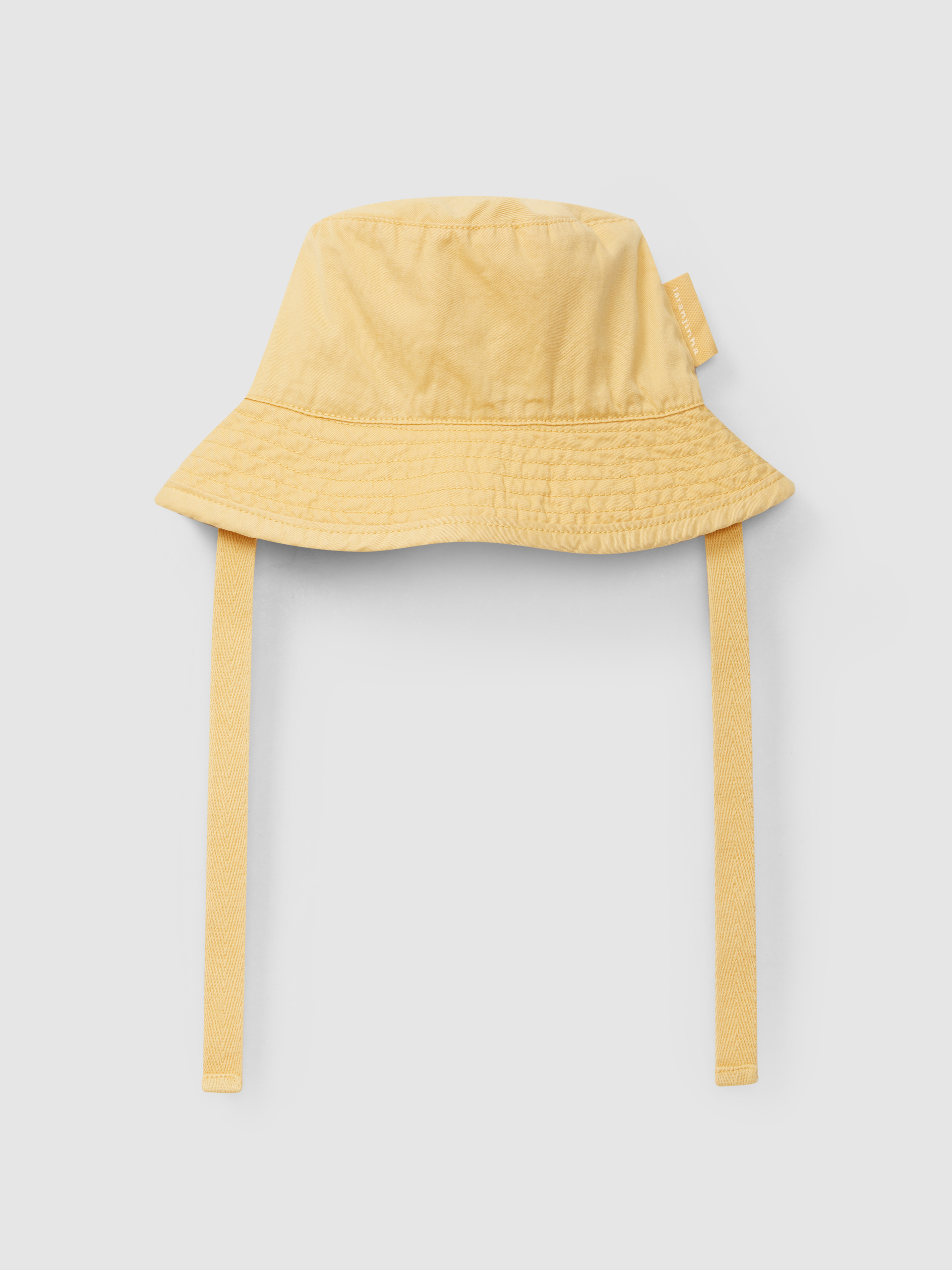 Chapéu liso com fita
