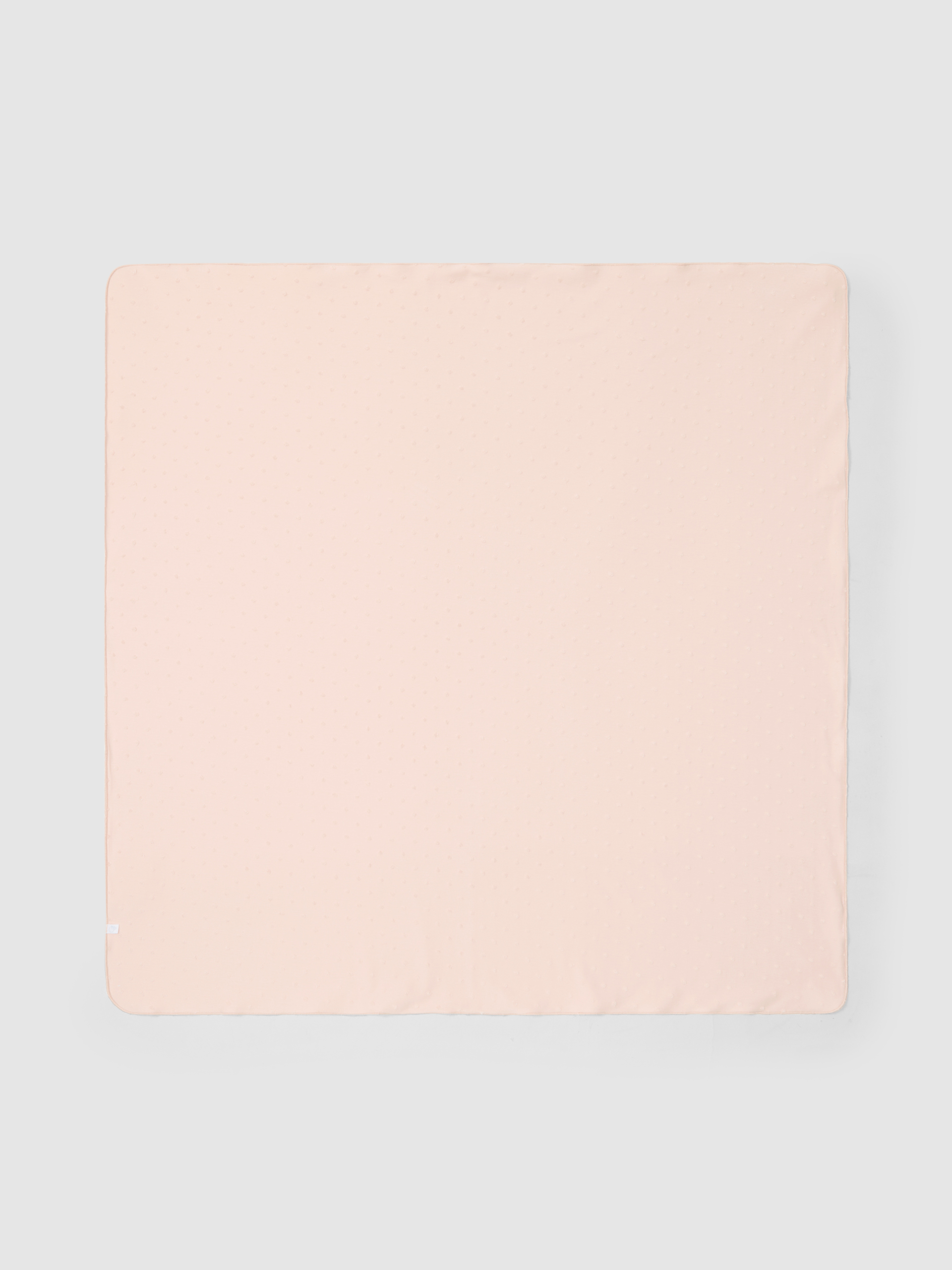 Envoltura con detalles en relieve