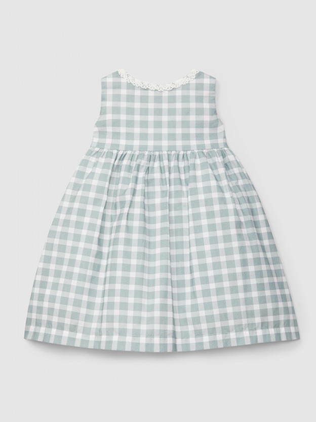 Robe � carreaux avec d�tails en dentelle
