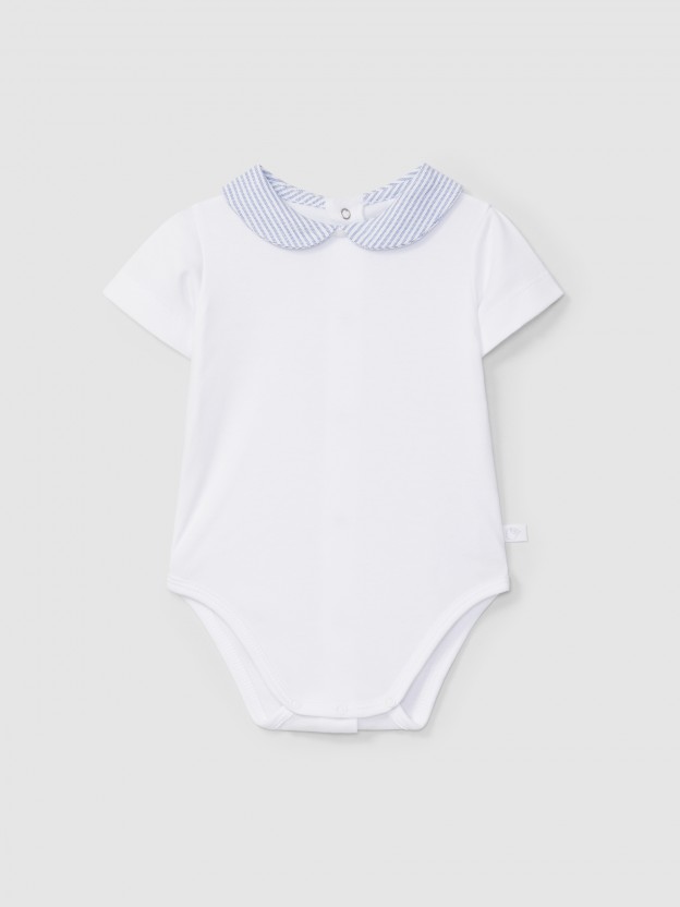 Short-sleeved bodysuit with round fabric collar