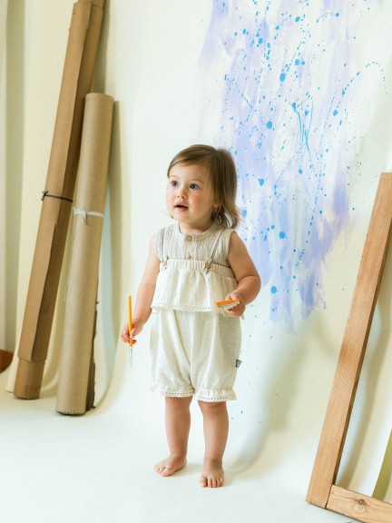 Shortie with ruffled details with lace Shortie with ruffled details with lace