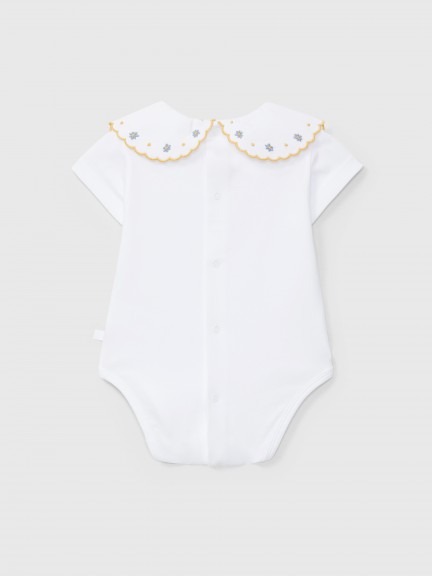 Body cuello flores bordadas Body cuello flores bordadas