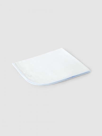 Couche avec d�tails ray�s