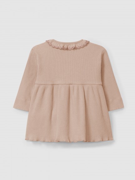 Dress in ribbed jersey with ruffled collar Dress in ribbed jersey with ruffled collar