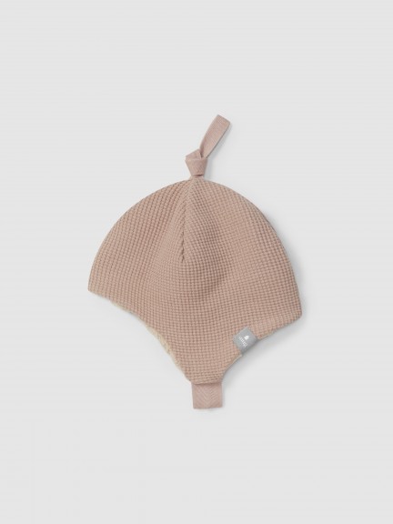 Waffle weave beanie with fur interior Waffle weave beanie with fur interior