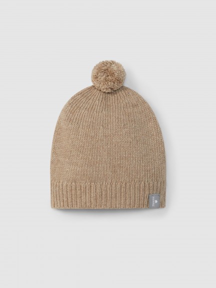 Knitted beanie with pom-pom Knitted beanie with pom-pom