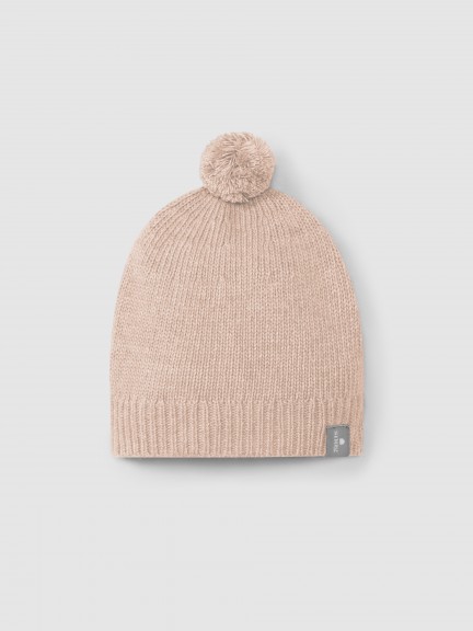 Bonnet tricoté avec pompon Bonnet tricoté avec pompon